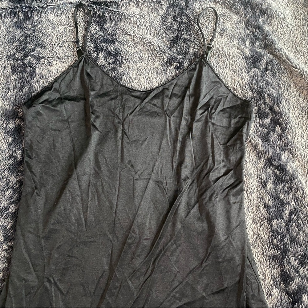 Vassarette Women’s XL 48/44 Black Nylon Spaghetti Strap Adjustable Slip Top - Picture 3 of 9